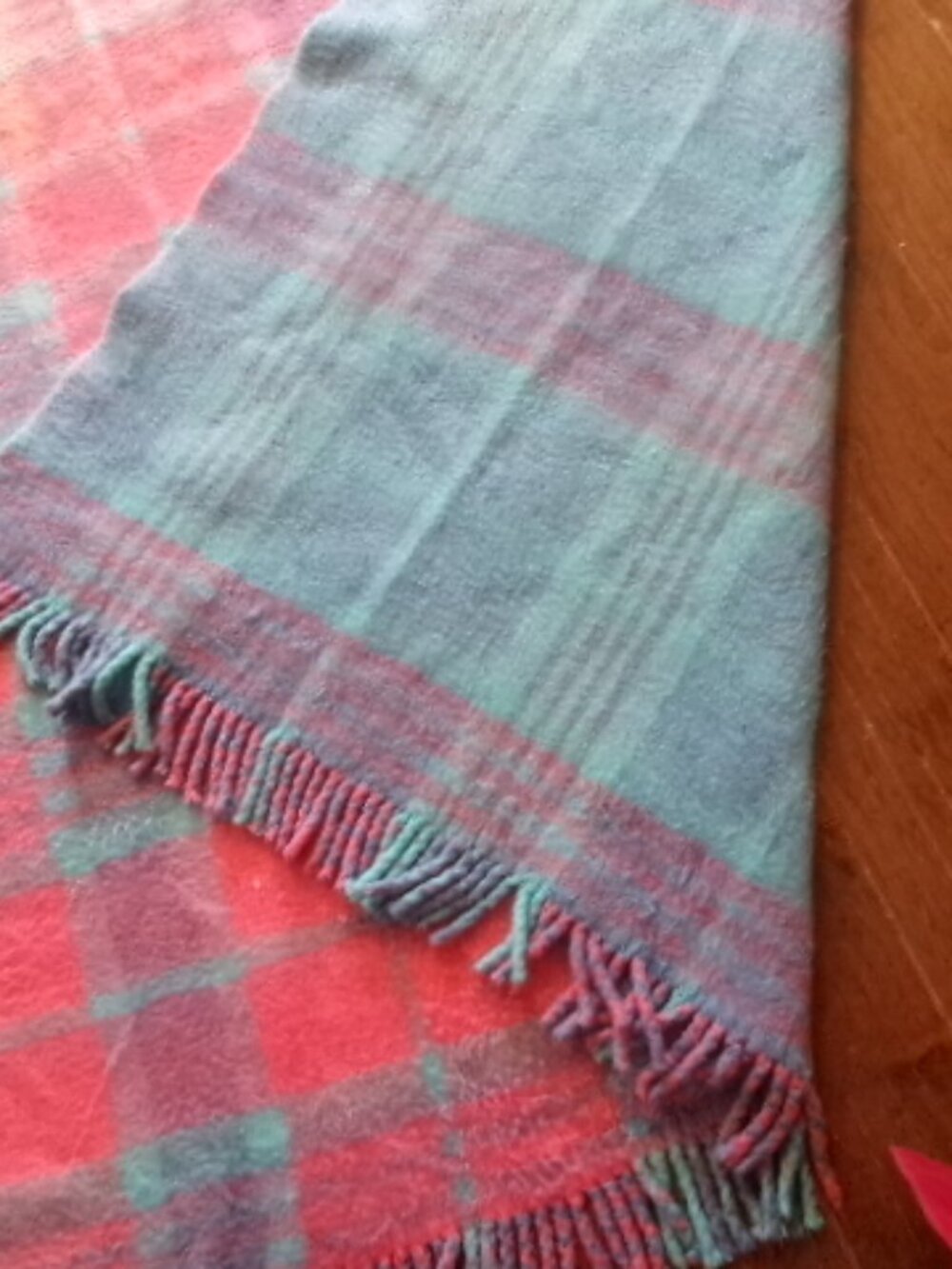 Vtg Soft fringed acrylic fuzzy throw blanket heavy warm 45 x64 reversible